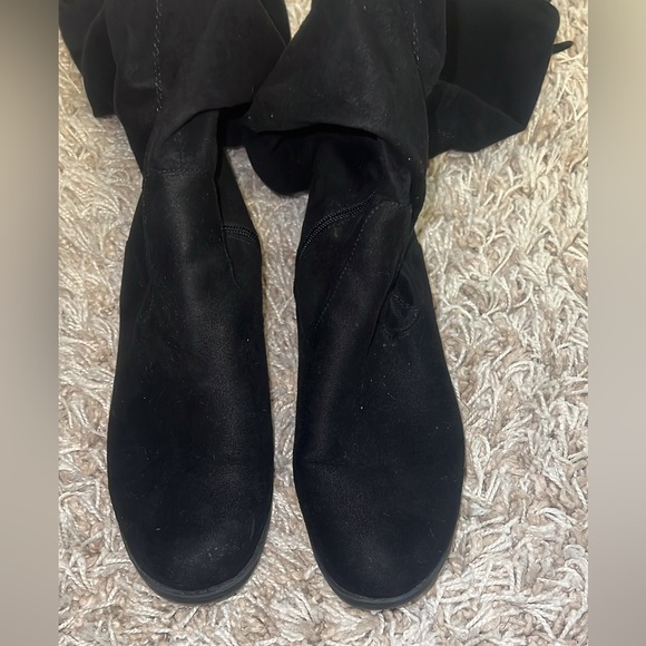 Unisa Uncareana Over-the-Knee Boots Black Faux Suede Low Block Heel Size 9M - Picture 5 of 7